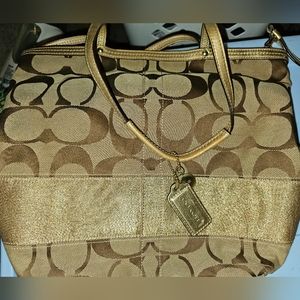 COACH bag w. Hang tag & bag